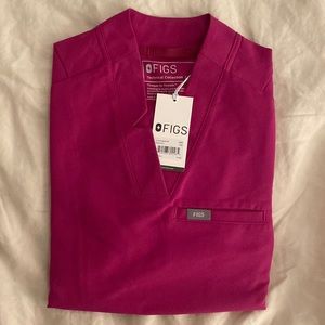 NWT Figs Scrub Top- Flo- in raspberry sorbet